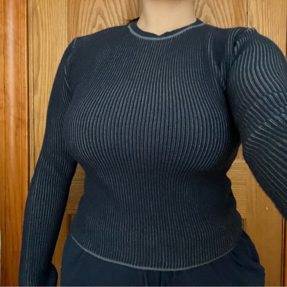 Navy two tone ribbed semi cropped long sleeve top - Picture 3 of 3